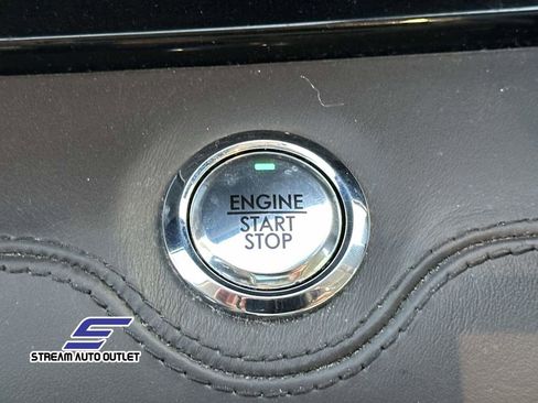 Used 2021 Lincoln Navigator Black Label w/ Cargo Convenience Package image 29