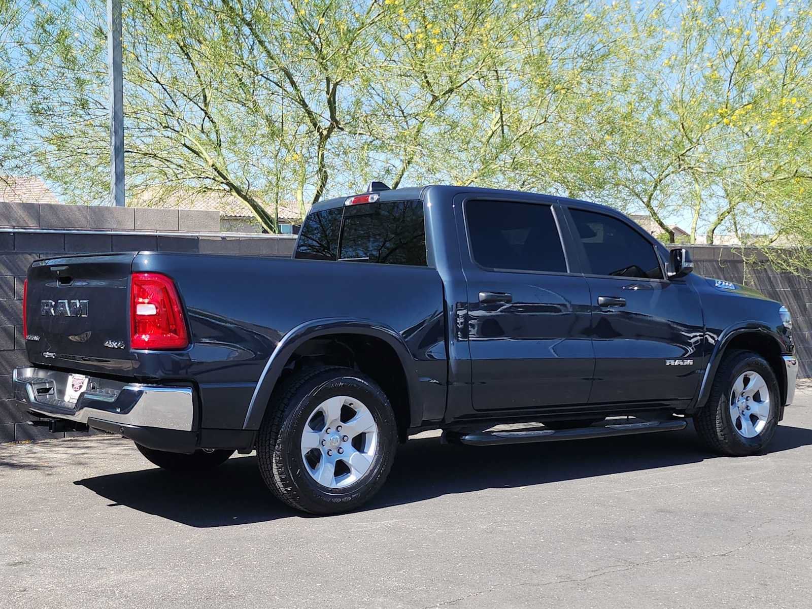 Used 2025 RAM 1500 Big Horn AWD/4WD image 8