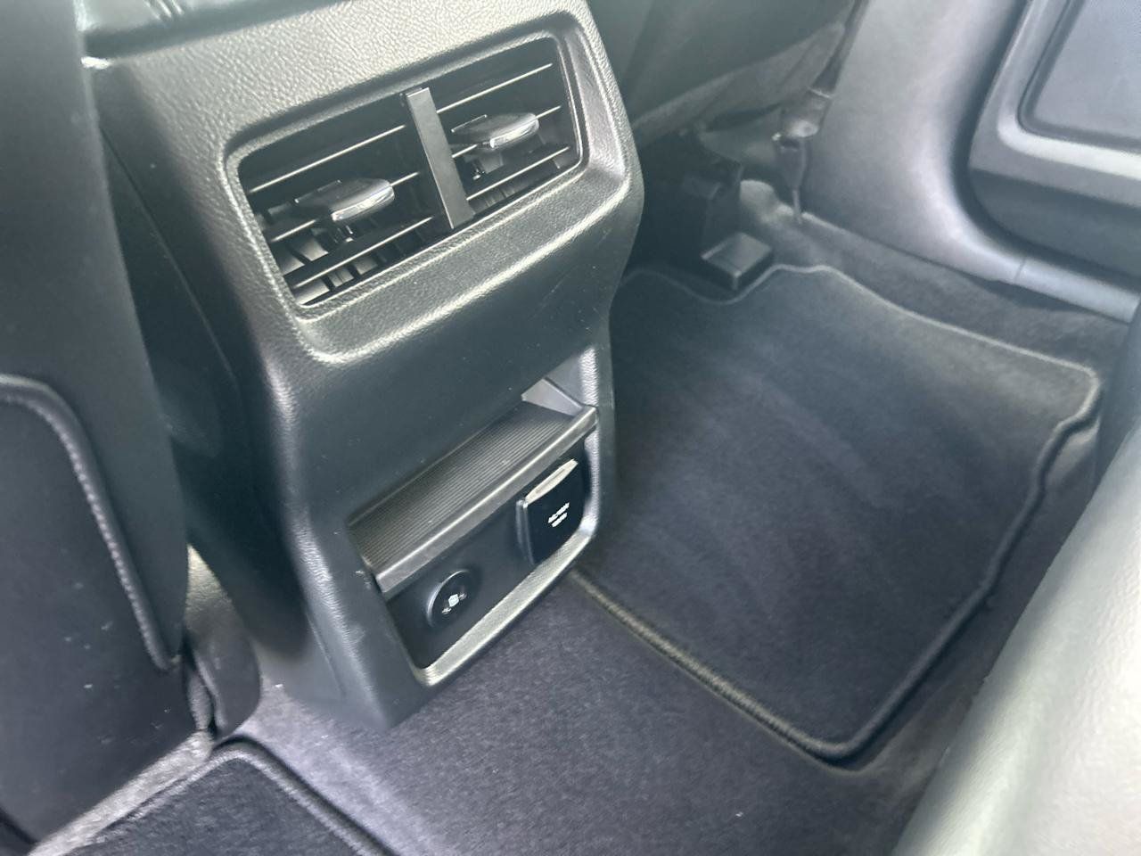 Used 2024 Ford Edge SEL w/ Convenience Package AWD/4WD image 11