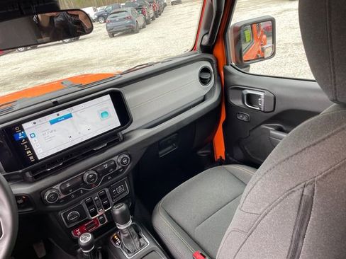 Used 2025 Jeep Gladiator Mojave AWD/4WD image 20
