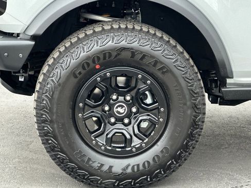 New 2026 Ford Bronco Badlands image 25