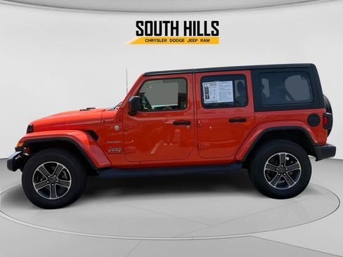 Used 2023 Jeep Wrangler Unlimited Sahara AWD/4WD image 2