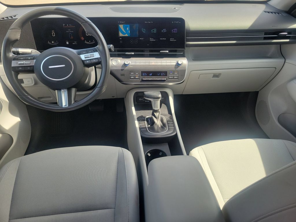 Used 2025 Hyundai Kona SEL FWD image 23