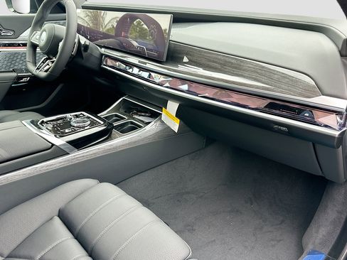 New 2026 BMW 760i xDrive 760i xDrive w/ Executive Package image 24