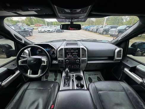 Used 2015 Ford F150 Lariat image 17