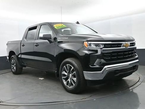 Used 2023 Chevrolet Silverado 1500 LT AWD/4WD image 2