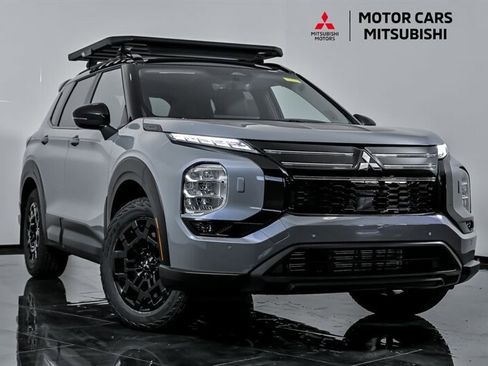 New 2025 Mitsubishi Outlander AWD image 1