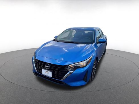 Used 2025 Nissan Sentra SV image 7