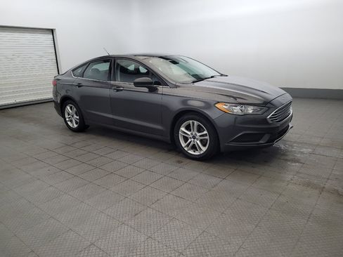 Used 2018 Ford Fusion SE w/ Fusion SE Technology Package FWD image 11