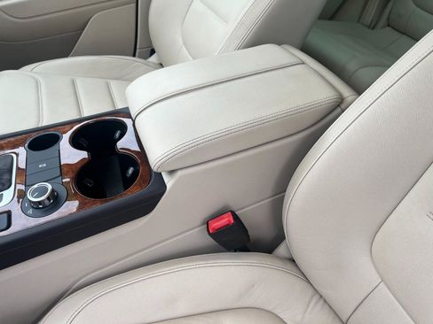 Used 2013 Volkswagen Touareg TDI AWD/4WD image 43