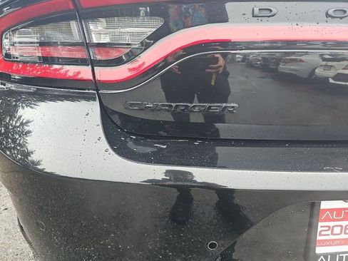 Used 2019 Dodge Charger Scat Pack w/ Navigation & Travel Group image 23