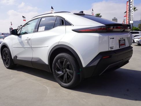 New 2026 Toyota C-HR AWD/4WD image 3