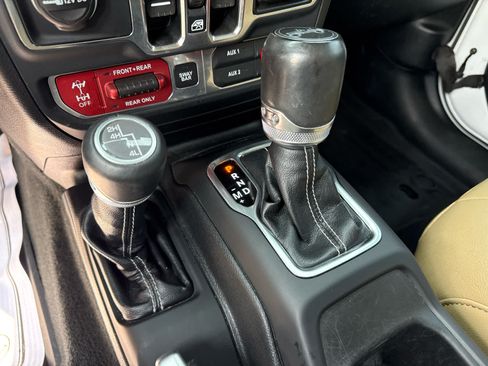 Used 2019 Jeep Wrangler Unlimited Rubicon AWD/4WD image 18