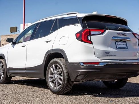 Used 2024 GMC Terrain SLT AWD/4WD image 7