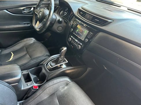 Used 2018 Nissan Rogue SL FWD image 16