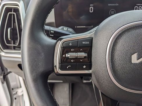 Certified 2025 Kia Sorento S image 32
