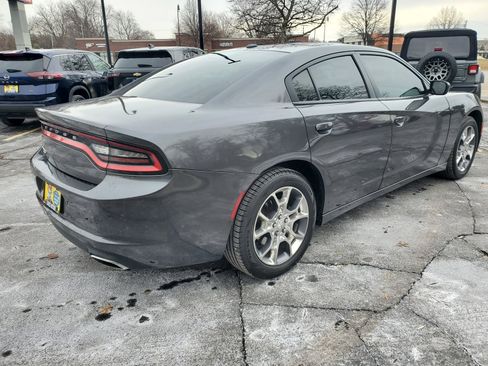 Used 2017 Dodge Charger SE w/ Popular Equipment Group image 5