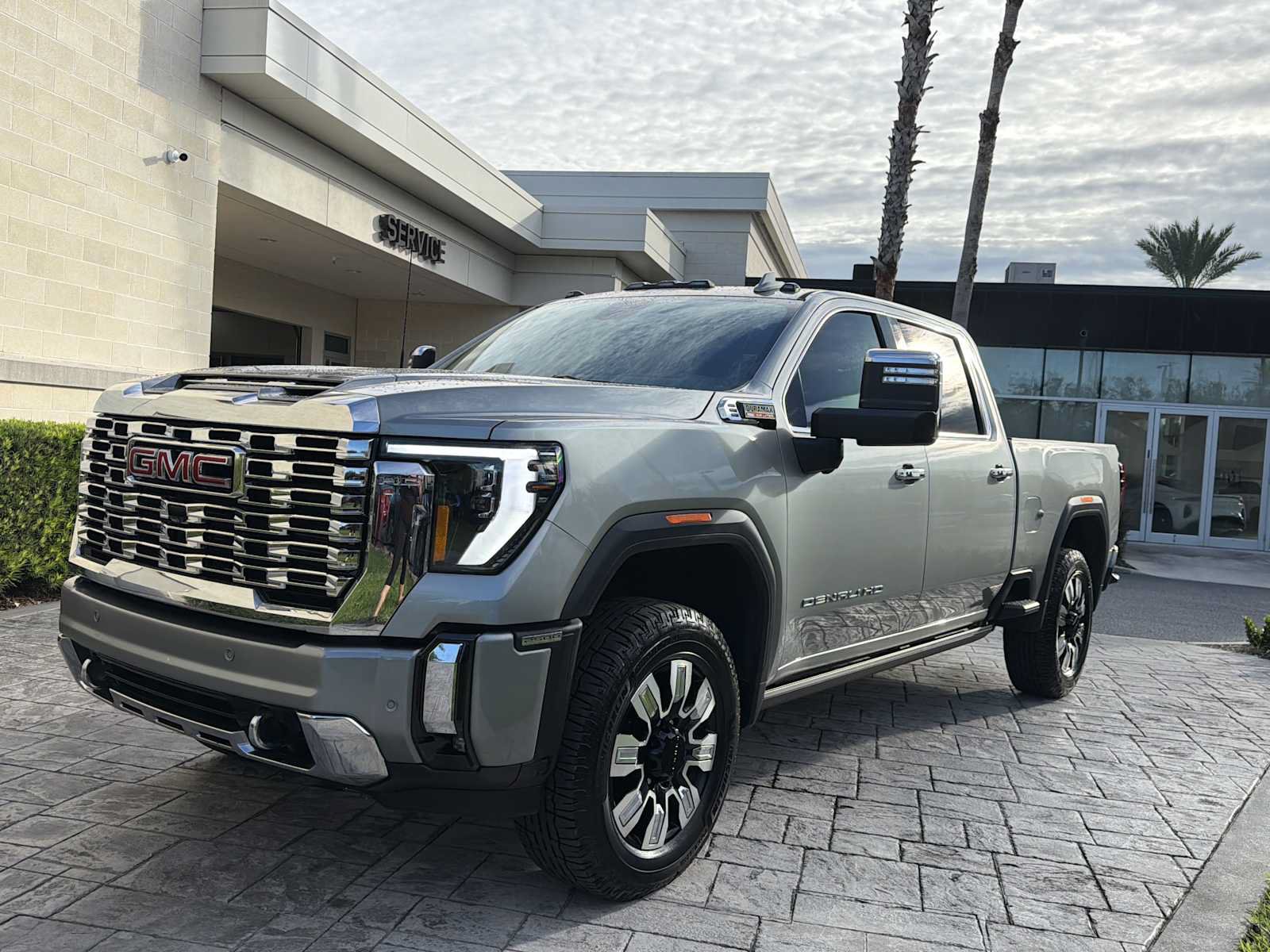 Used 2024 GMC Sierra 2500 Denali w/ Denali Reserve Package AWD/4WD image 7