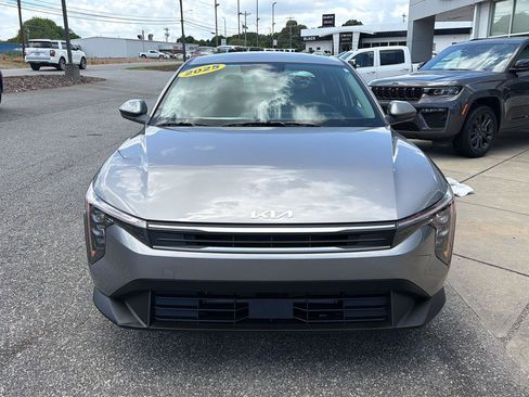 Used 2025 Kia K4 FWD image 2