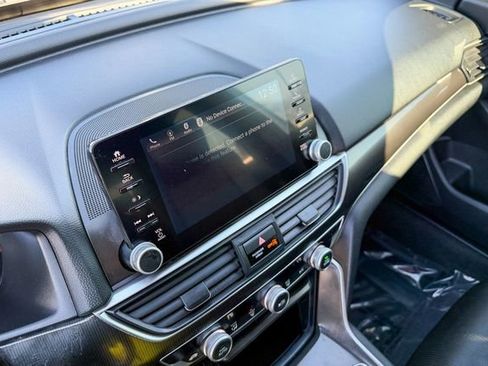 Used 2018 Honda Accord Sport image 21