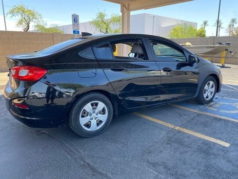 Used 2017 Chevrolet Cruze LS FWD image 3