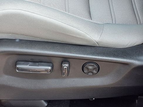 Used 2021 Honda CR-V EX image 4