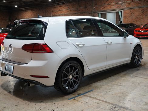 Used 2019 Volkswagen GTI SE image 18
