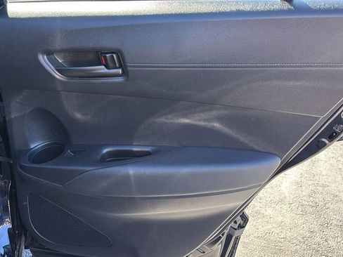 Used 2023 Toyota Corolla Cross LE image 32