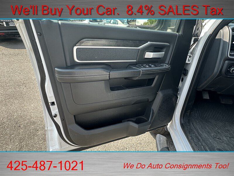 Used 2020 RAM 2500 Big Horn w/ Night Edition AWD/4WD image 17