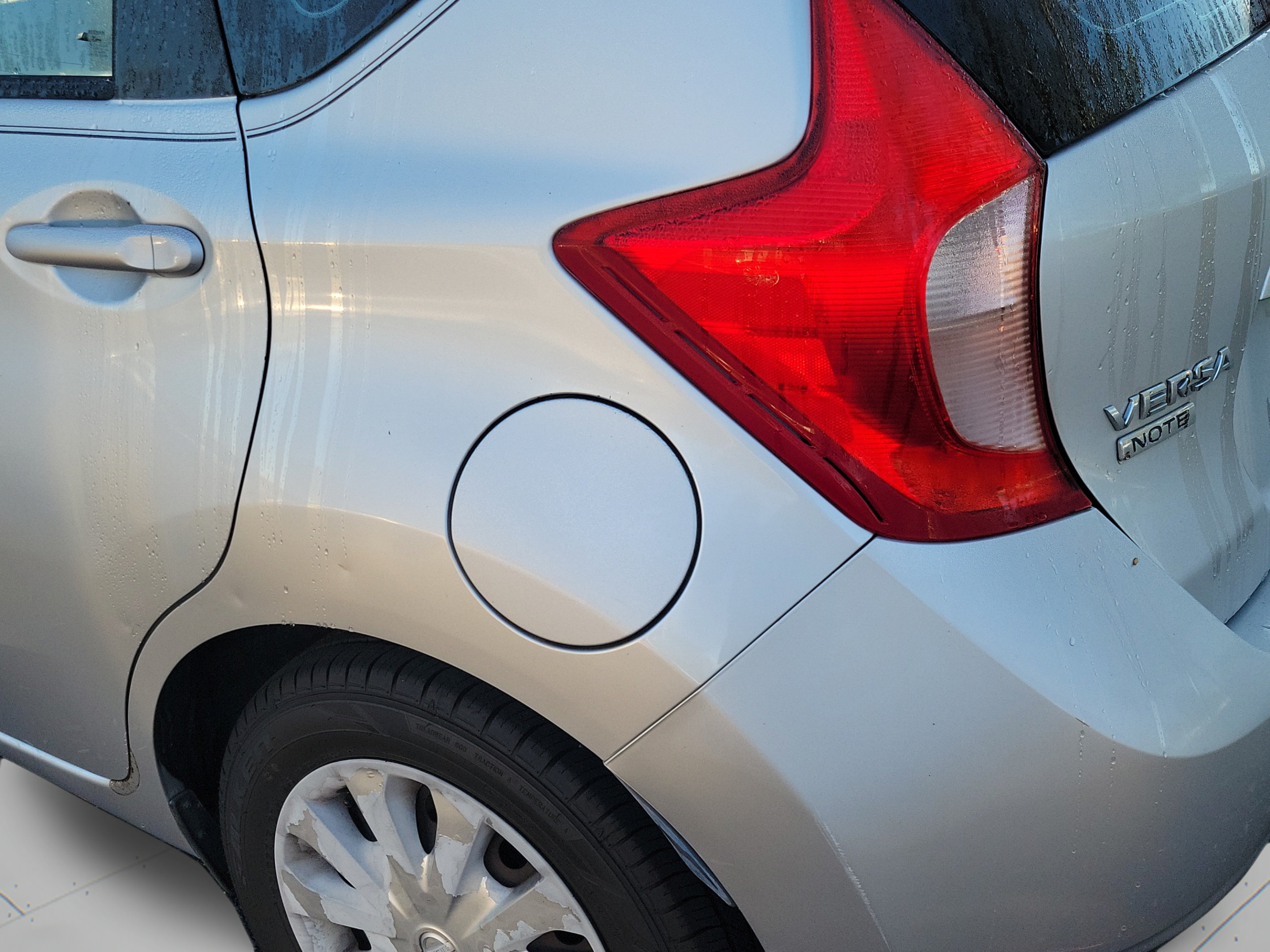 Used 2015 Nissan Versa Note SV FWD image 25