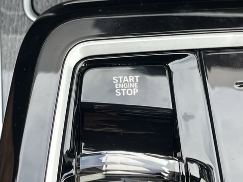 New 2026 BMW 740i image 10