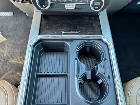 Used 2022 Ford F250 Lariat image 27