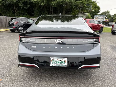 Used 2024 Hyundai Sonata SEL w/ Convenience Package FWD image 4