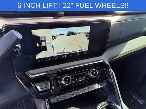 Used 2024 GMC Sierra 2500 AT4 w/ AT4 Premium Plus Package AWD/4WD image 18