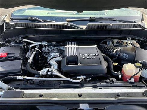 Used 2021 Chevrolet Silverado 1500 LT AWD/4WD image 11