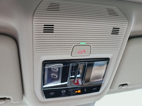 Used 2024 Volkswagen Atlas SE FWD image 36