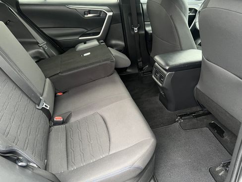 Used 2024 Toyota RAV4 SE image 21