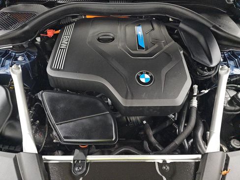 Used 2023 BMW 530e xDrive w/ Convenience Package image 14