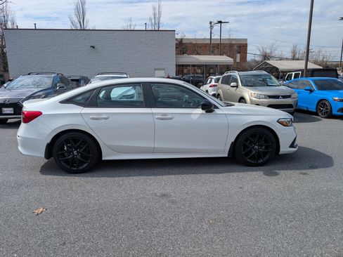 Used 2023 Honda Civic Sport image 2