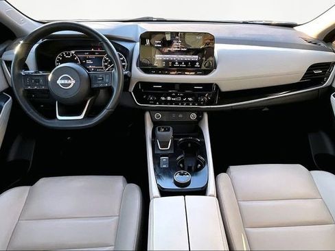 Used 2023 Nissan Rogue SL w/ SL Premium Package image 7