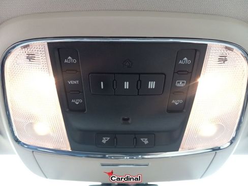 Used 2016 Chrysler 300 Limited w/ Driver Convenience Group image 38