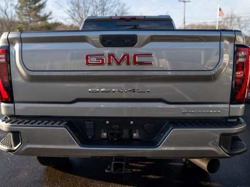 Used 2024 GMC Sierra 2500 Denali w/ Denali Reserve Package image 5