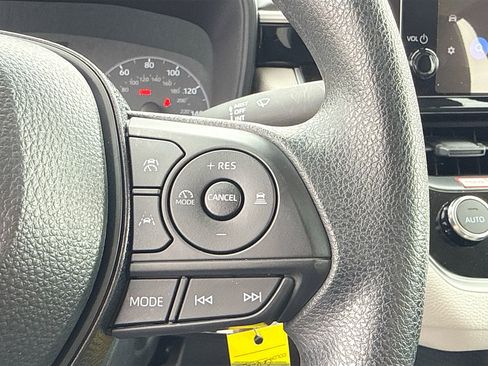Used 2025 Toyota Corolla LE image 35
