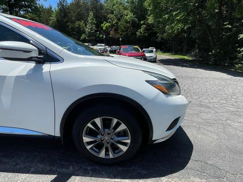 Used 2018 Nissan Murano S AWD/4WD image 10