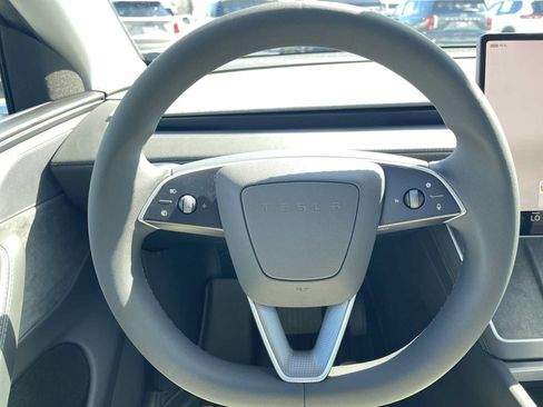 Used 2026 Tesla Model Y 2WD image 11