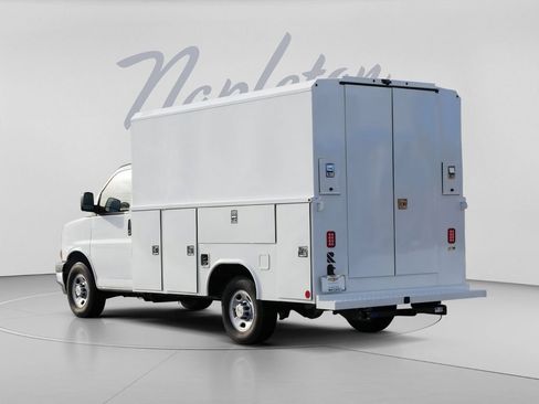 New 2025 Chevrolet Express 3500 w/ Power Convenience Package RWD image 4