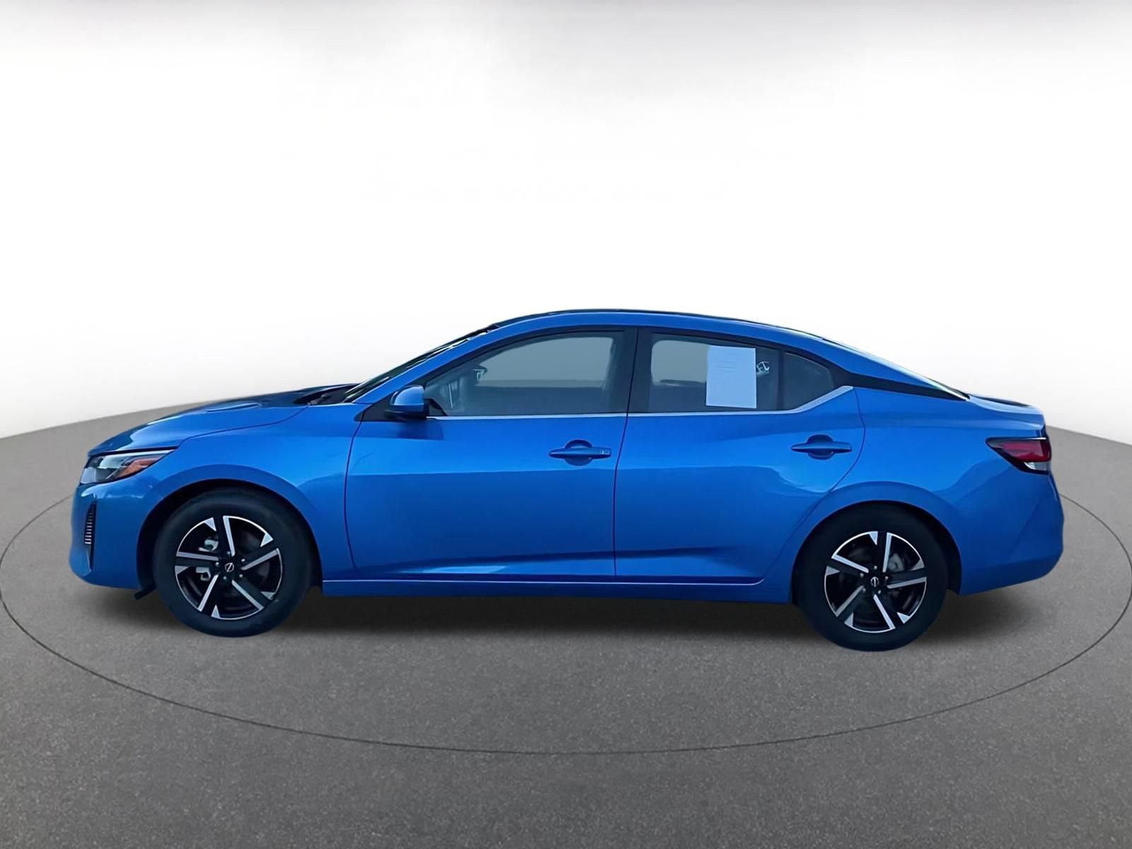 Used 2025 Nissan Sentra SV FWD image 8