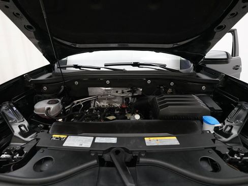 Used 2024 Volkswagen Atlas SE AWD/4WD image 3