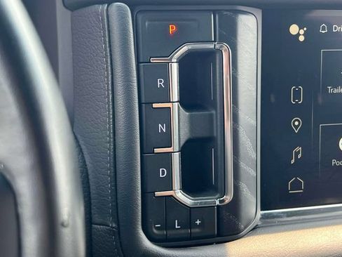 Used 2024 GMC Yukon XL Denali AWD/4WD image 31