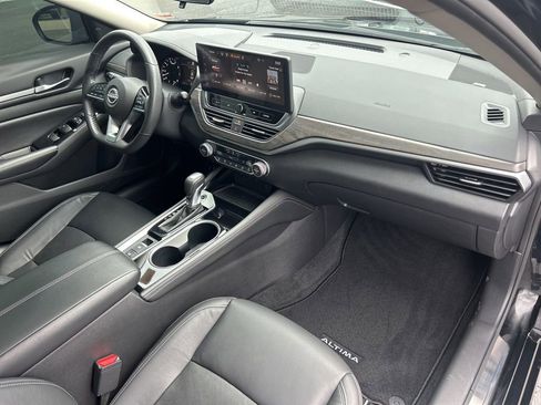 Used 2024 Nissan Altima 2.5 SL FWD image 45